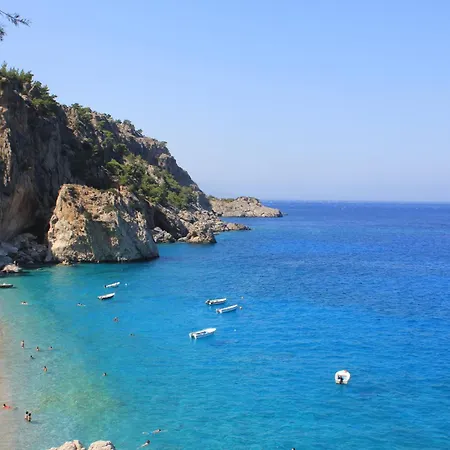 Large 3 Bedroom Renovated In Prime Location * Karpathos